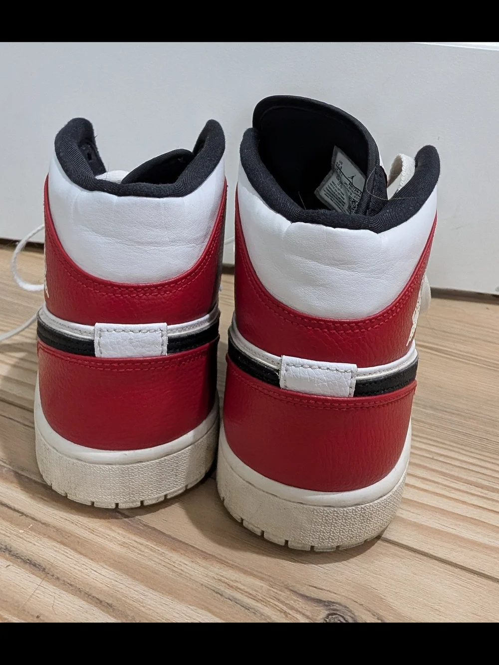 Nike Air Jordan 1 Mid Chicago White Red Black Sneakers Men's Size 11.5